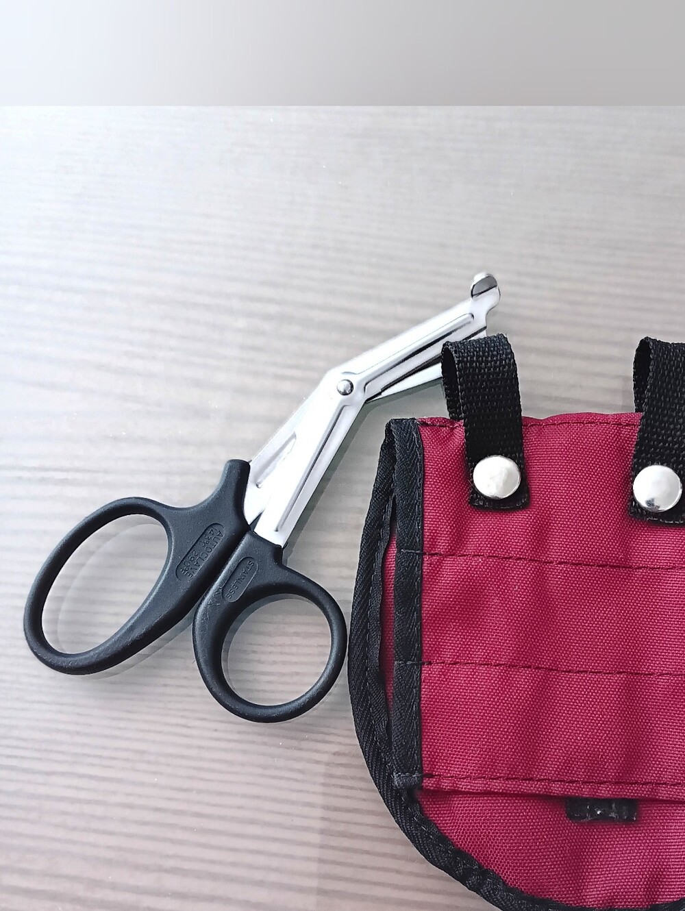 Red EMT Shears & First Aid Pouch - Picture 2 of 7